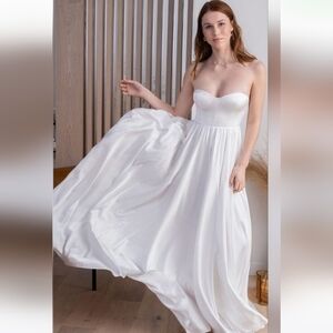 FAME & PARTNERS Elegant White Strapless maxi Dress